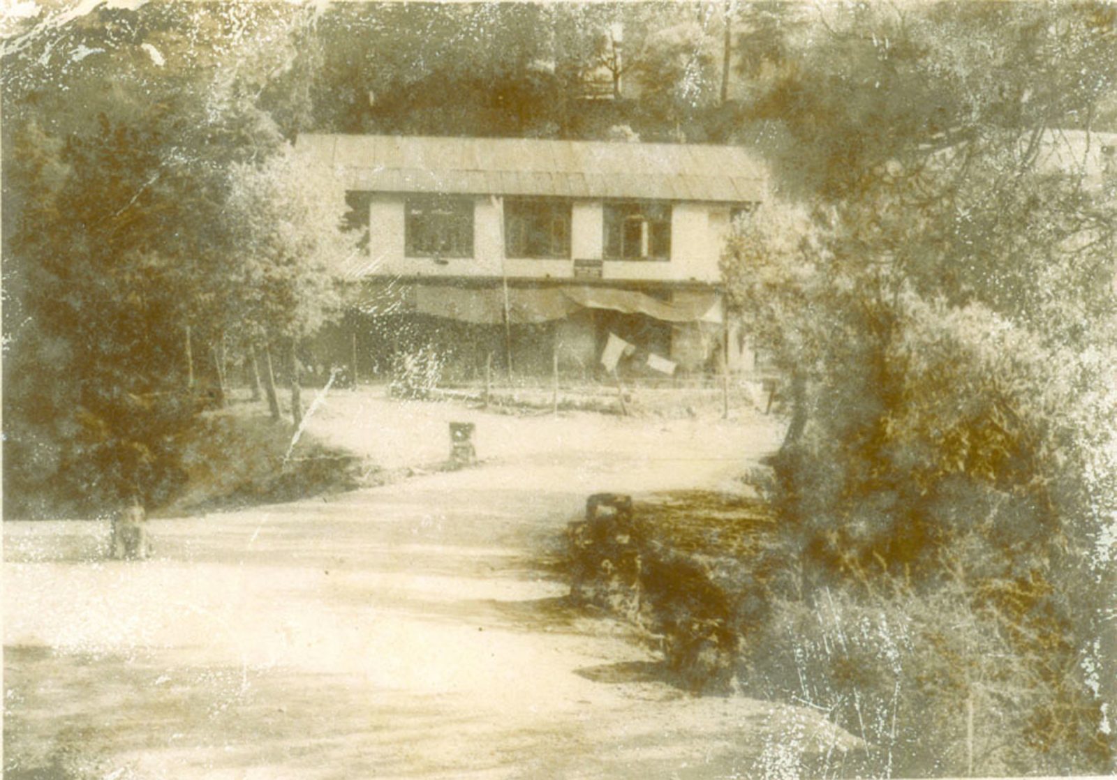 ཕྱི་ལོ་ ༡༩༧༣ ལོའི་བཞུགས་སྒར་རིགས་ལམ་སློབ་གཉེར་ཁང་གི་བཀོད་པ།